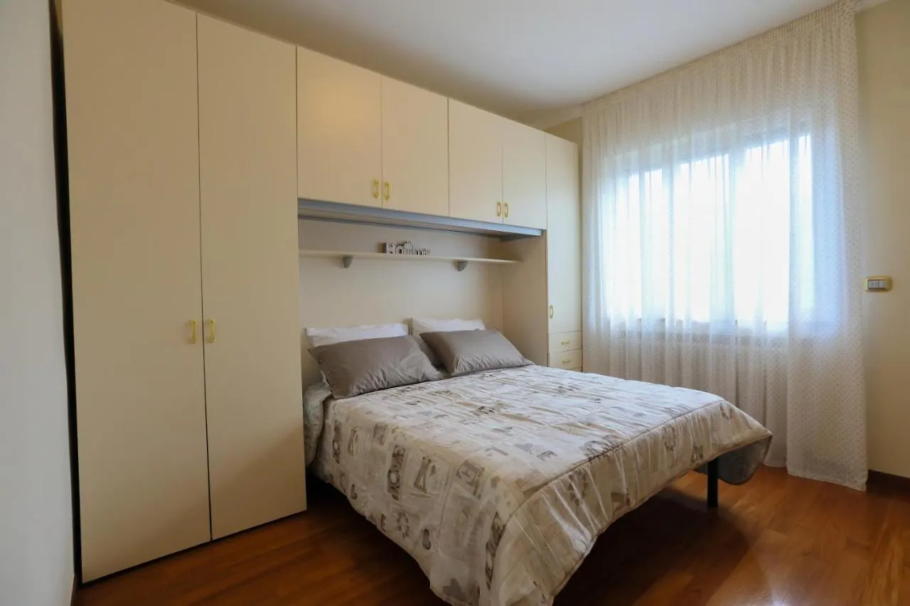 Country Home Bari 0*,